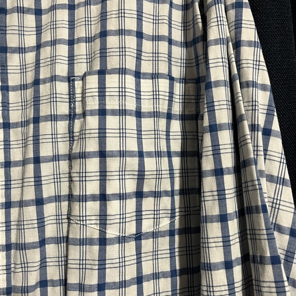 Long sleeve button up collared shirt - Picture 5 of 5